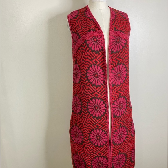 70s VINTAGE KNIT HIPPY VEST WITH DESIGNS AND FLOWERS 🌺 WITH A THICK WOVEN EDGE - Picture 4 of 12